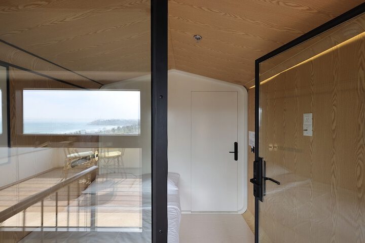 Room 18 of 25