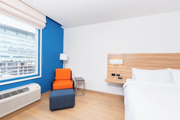 Room 8 of 95