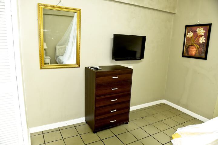 Room 17 of 38