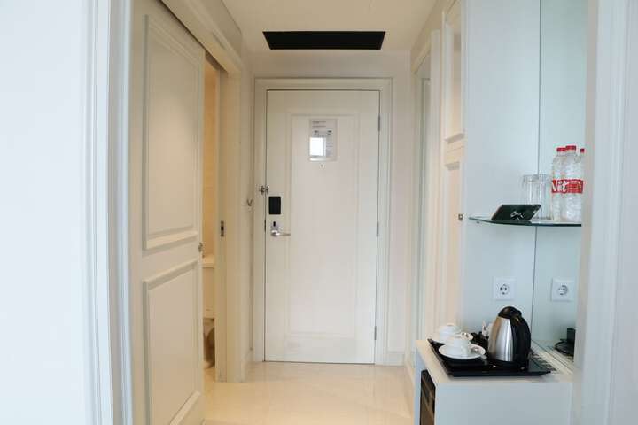 Room 5 of 64
