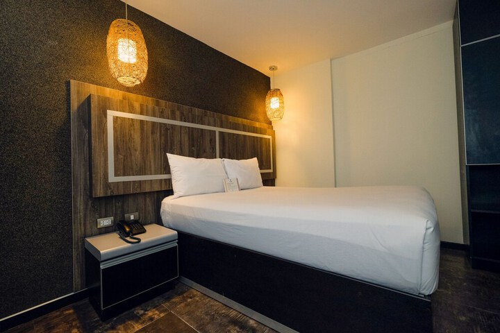 Room 14 of 63