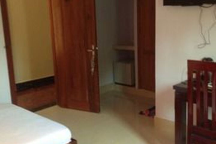 Room 54 of 66