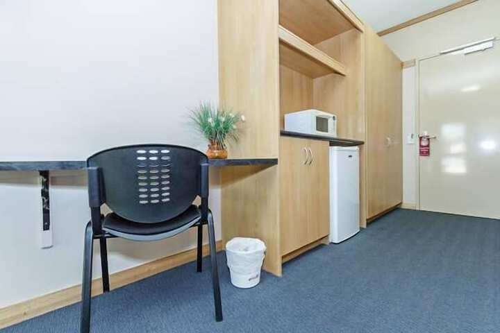Room 10 of 28