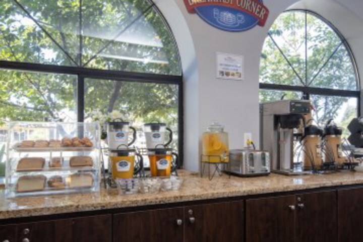 Breakfast/Coffee Service 43 of 48