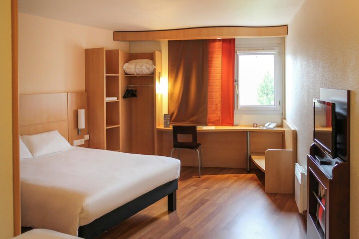 Room 4 of 60