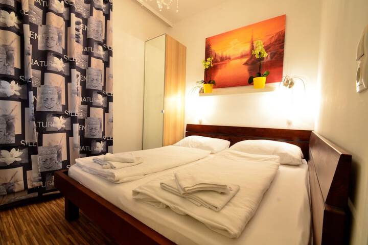 Room 4 of 71