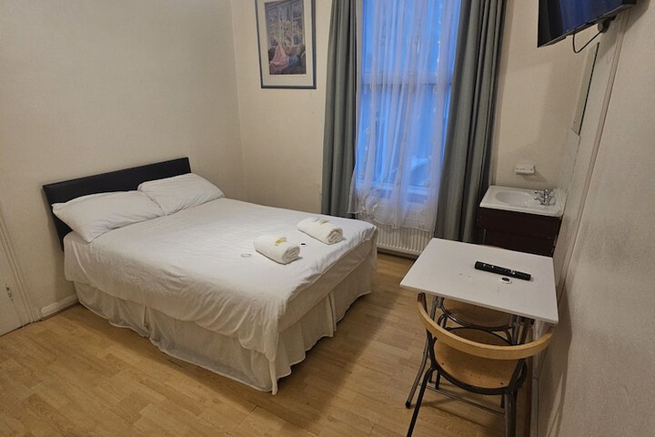 Room 29 of 64
