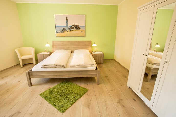 Room 5 of 25