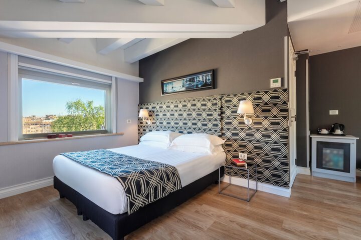 Room 38 of 100