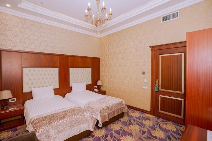 Room 21 of 46