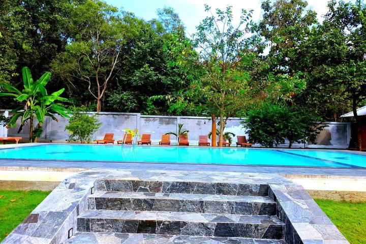 Pool 29 of 51