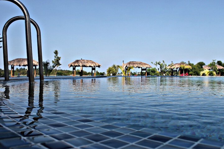 Pool Hotel
