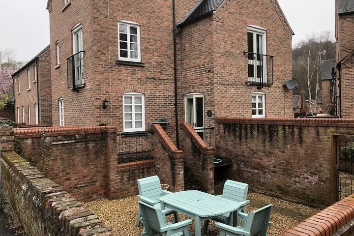 Beautiful 4-bed House in Telford