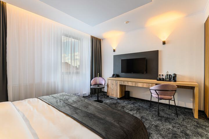 Room 30 of 131