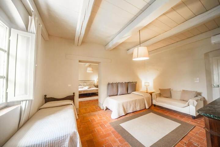 Room 10 of 35