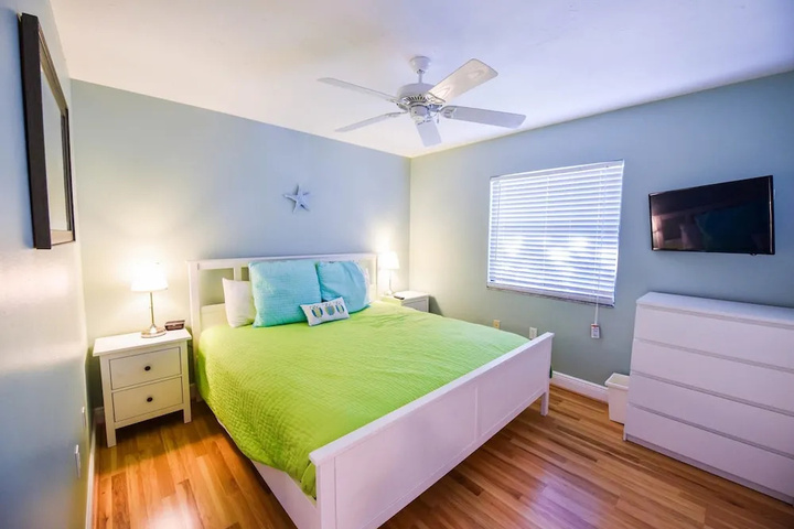 Room 3 of 25