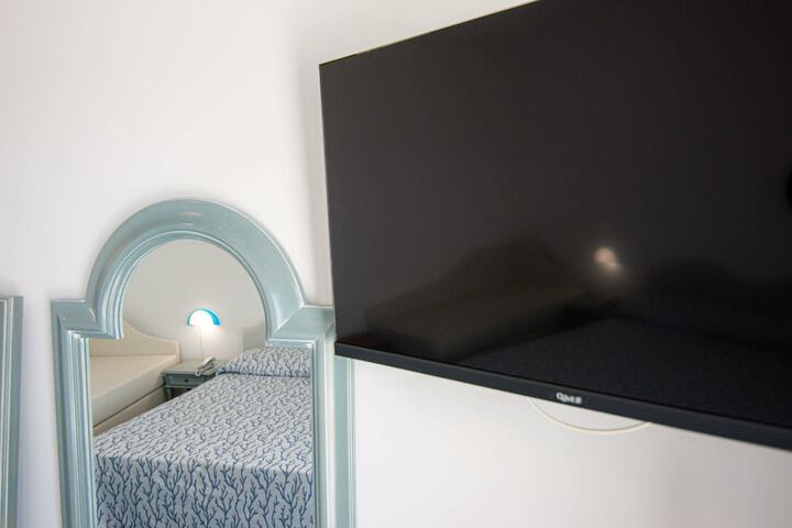 Room 26 of 108