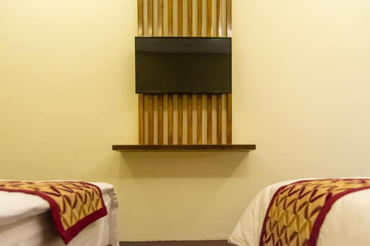 Room 13 of 39