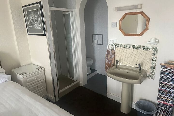 Room 19 of 32