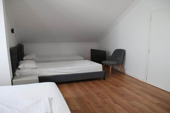 Room 17 of 37
