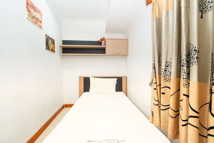 Room 43 of 164