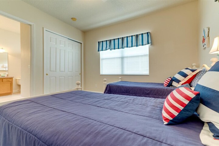 Room 14 of 42