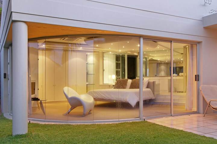 Room 2 of 40