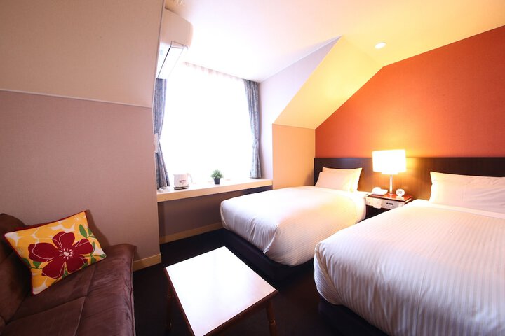 Room 6 of 40