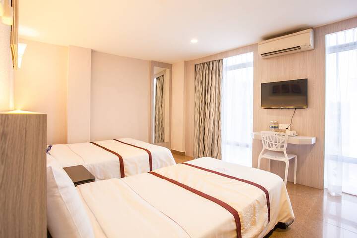 Room 6 of 32