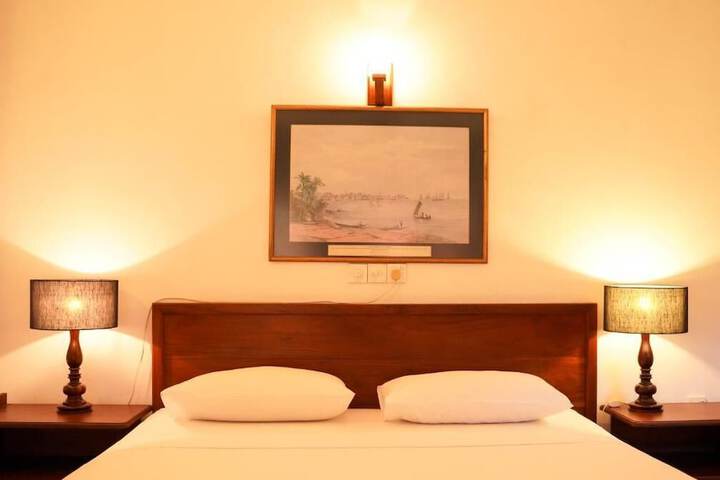 Room 6 of 30