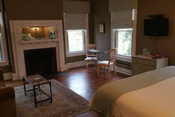 Room 109 of 198