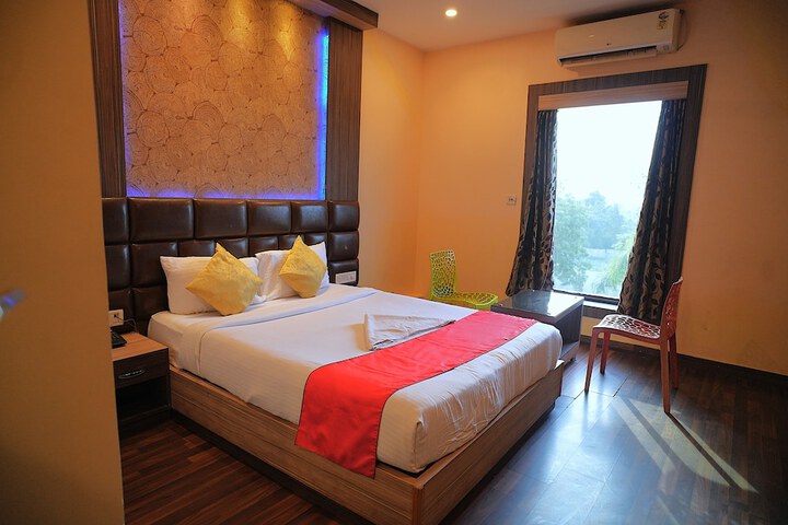 Room 12 of 39