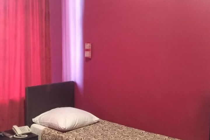 Room 48 of 99