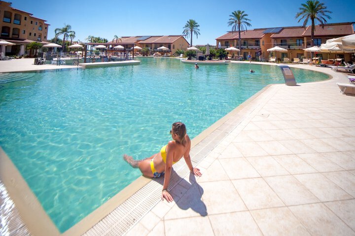 Pools & Facilities
