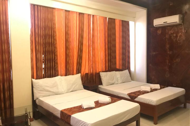 Room 8 of 12