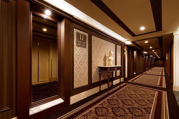 Ballroom/Hall 26 of 28