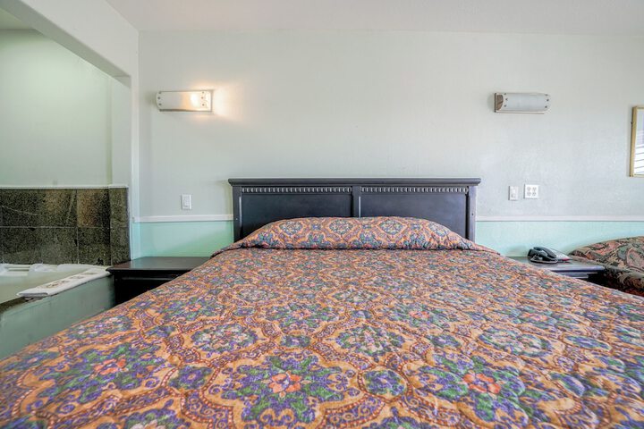 Room 22 of 37