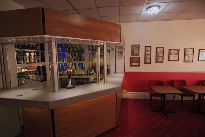 Lounge 26 of 37
