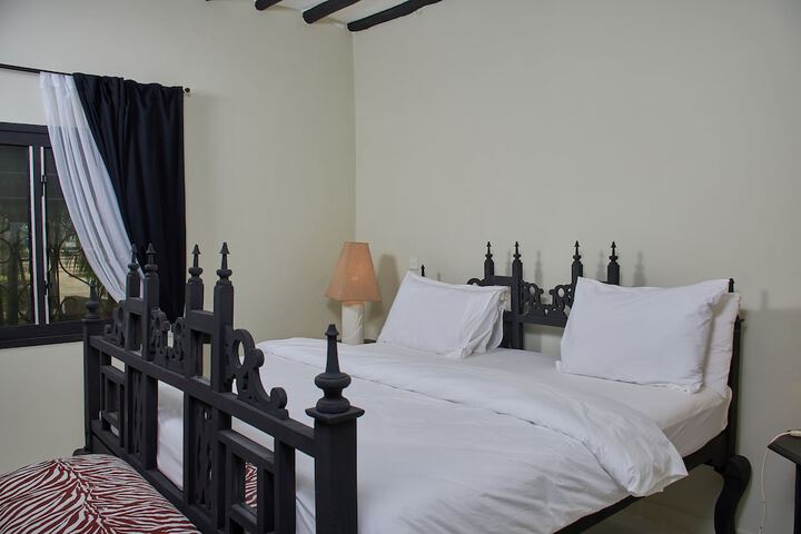 Room 10 of 34