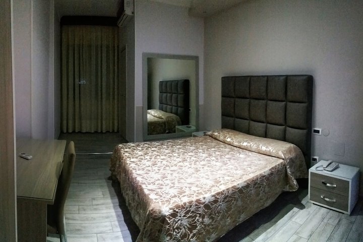 Room 14 of 39