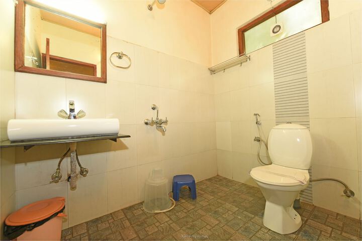 Room 14 of 28