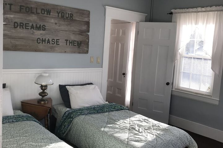 Room 5 of 19