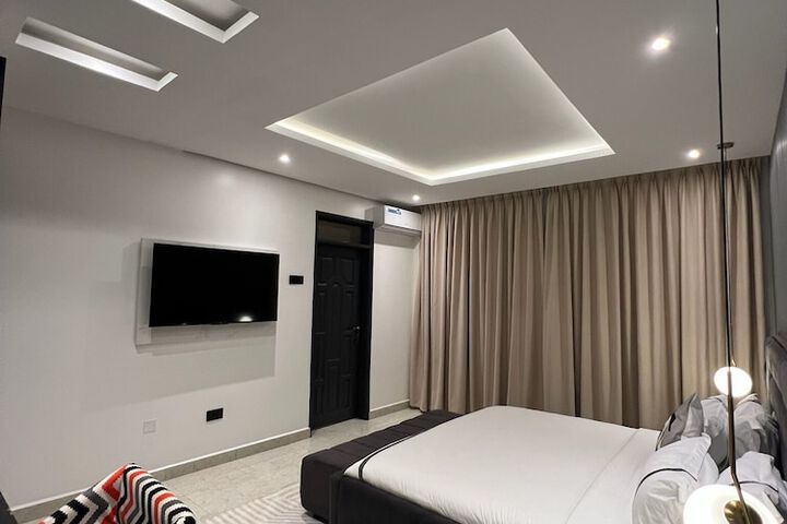 Room 17 of 60