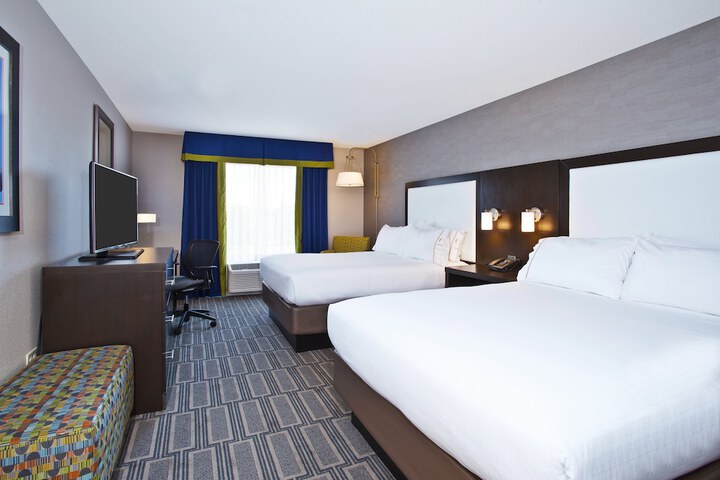 1 King Suite (1 of 10)