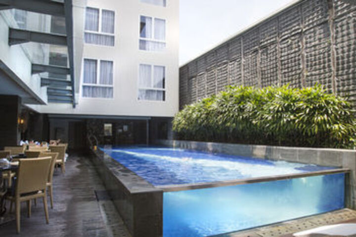 ZEN Rooms Kuta Jerman Beach