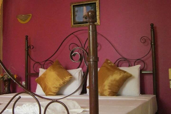 Room 27 of 46