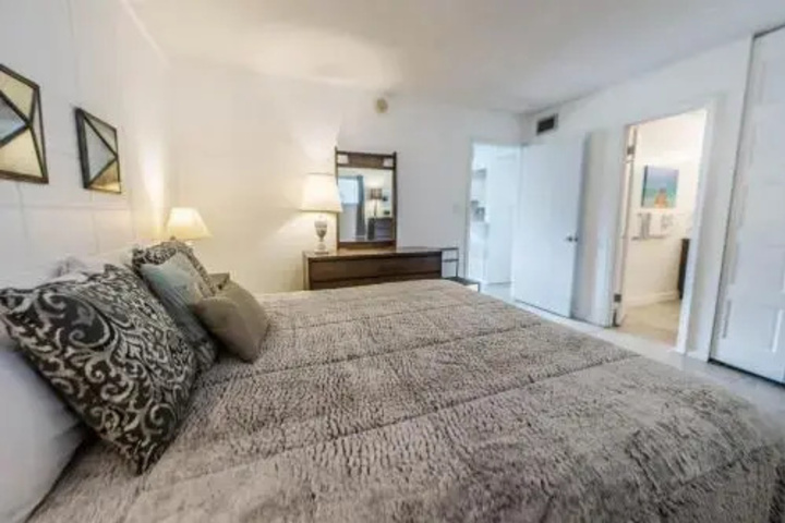 Room 3 of 12