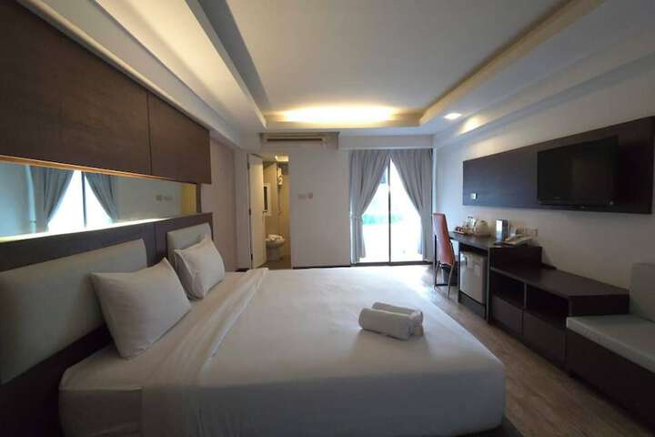 Room 17 of 90