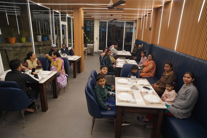 Dining 32 of 39