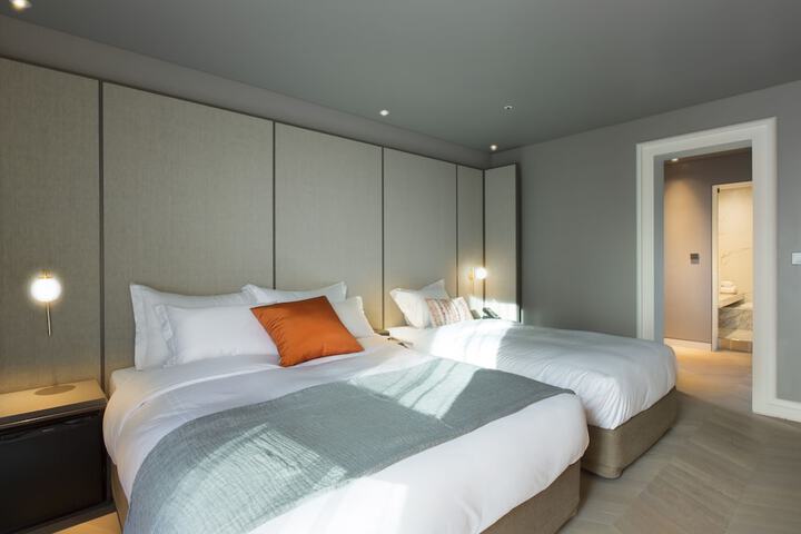 Room 8 of 34